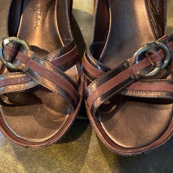 Cole Haan G series and Nike Air brown and copper wedge sandal shoes - Picture 2 of 6